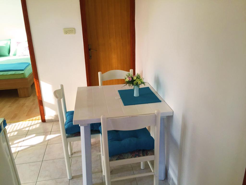 Apartments Pavic Betina  Ngoại thất bức ảnh