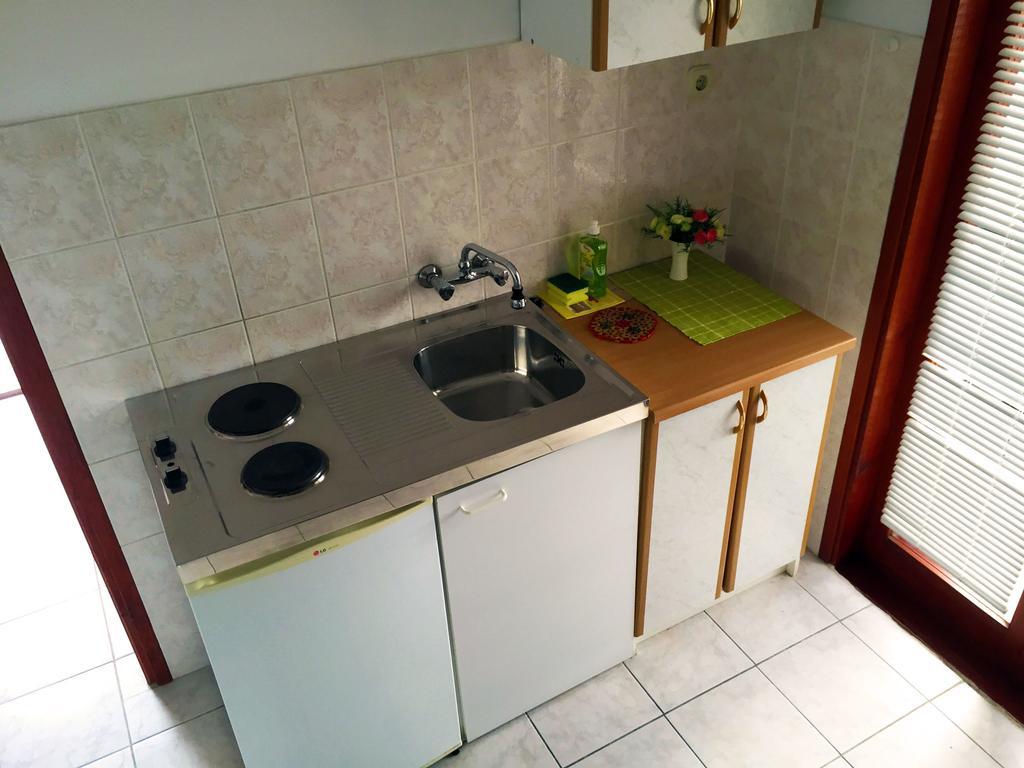 Apartments Pavic Betina  Ngoại thất bức ảnh